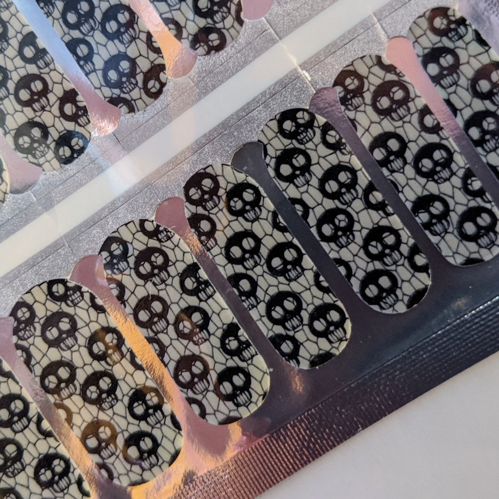 5 for $15 Nail Wraps- Sculls n' Lace